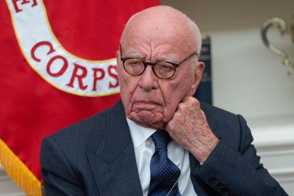 Trump pide que se llame a declarar a Rupert Murdoch antes de 15 días en demanda por difamación tras artículo del WSJ