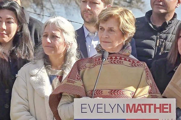 <p>En Paine estuvo este lunes la candidata de Chile Vamos.</p>