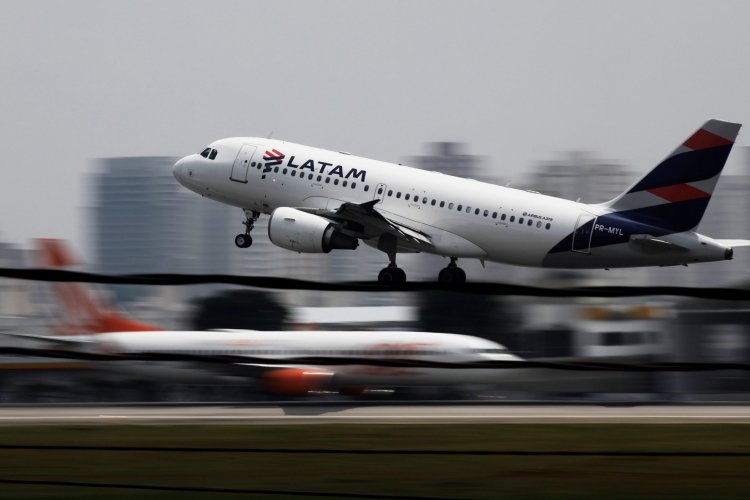 <p>Ganancias de Latam suben casi 50% y eleva otra vez sus proyecciones para fin de año</p>