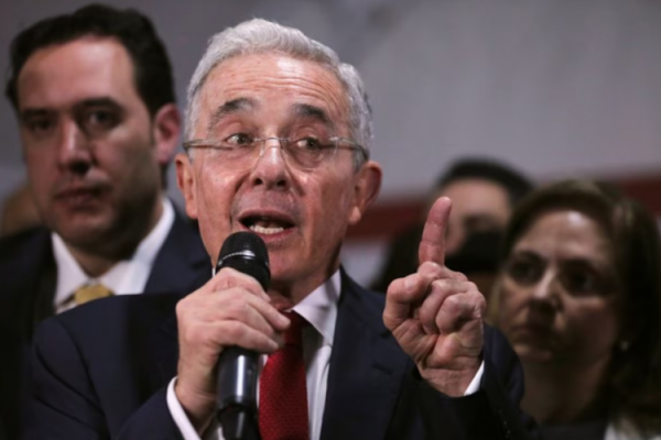 Fallo histórico: exPresidente colombiano Álvaro Uribe es declarado culpable de soborno y manipulación de testigos