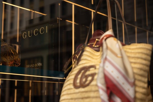 Las ventas de Gucci se desploman mientras la marca Kering se enfrenta a otro cambio de diseño