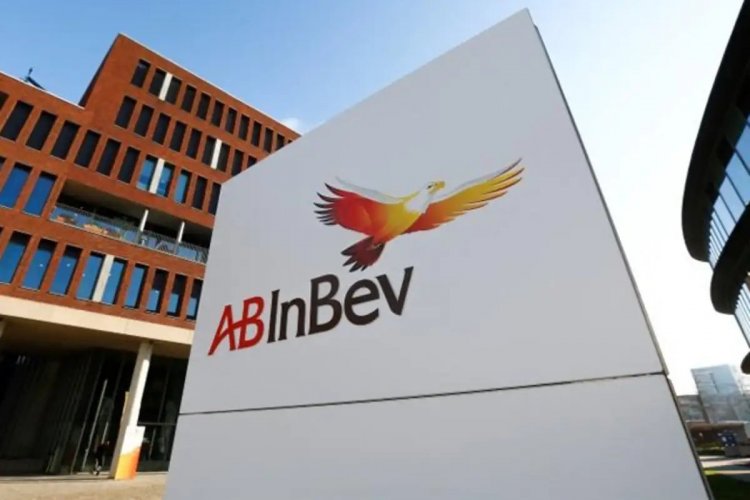 <p>Volúmenes de ventas de AB InBev caen 2% en el primer semestre, por menor demanda en Brasil y China</p>