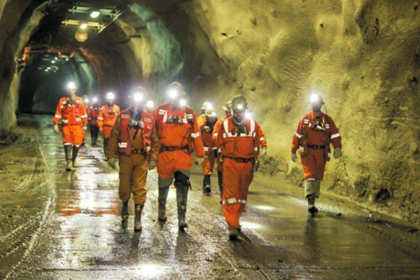 Cuatro trabajadores heridos en El Teniente de Codelco por daños provocados por temblor ocurrido en la tarde