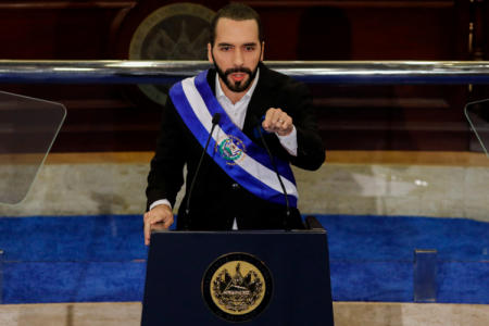 El Salvador aprueba controvertida reforma que permite a Nayib Bukele buscar la reelección indefinida