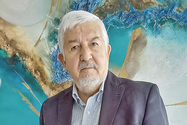 Economista del comando de Jara apunta a profundizar la vocación exportadora de Chile