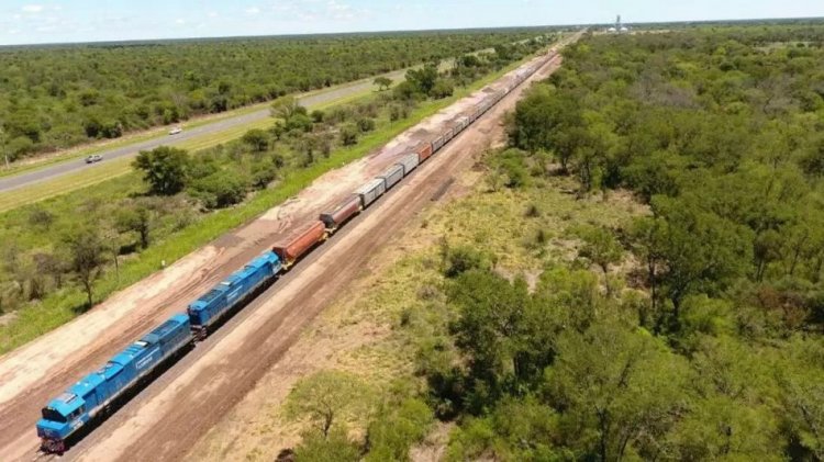<p>Arranca la privatización de la empresa más esperada por los gigantes mineros: se necesitan US$ 800 millones</p>