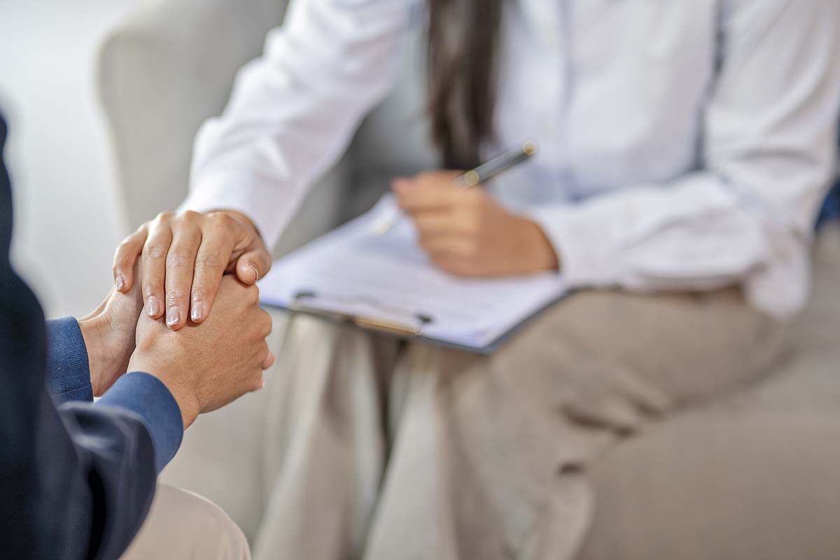 <p>Diálogo, compañía y “no seguir como si nada”: ruta para enfrentar un hecho traumático en el mundo laboral</p>