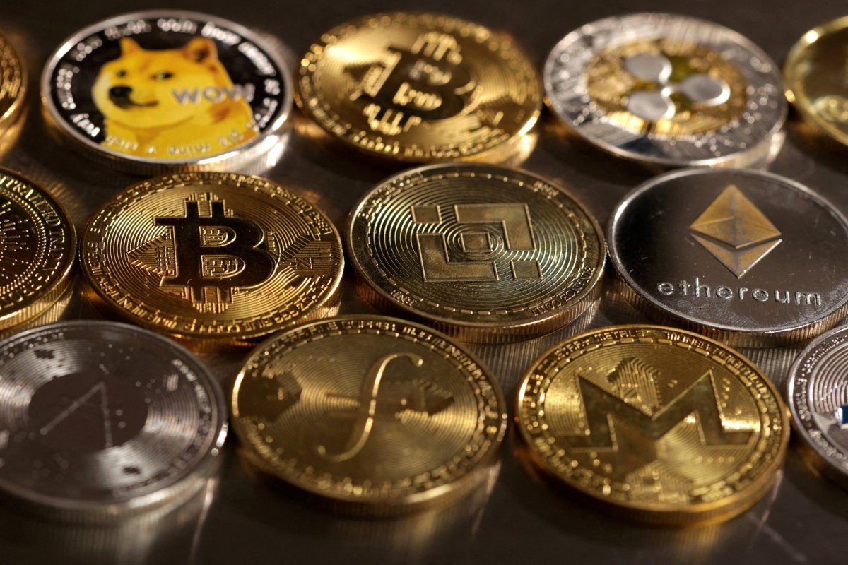 <p>Trump firma decreto que abre el mercado de pensiones de EEUU a las inversiones en criptomonedas y capital privado</p>