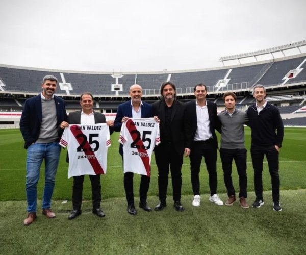 <p>Juan Valdez es el nuevo patrocinador oficial del Club River Plate en Argentina</p>