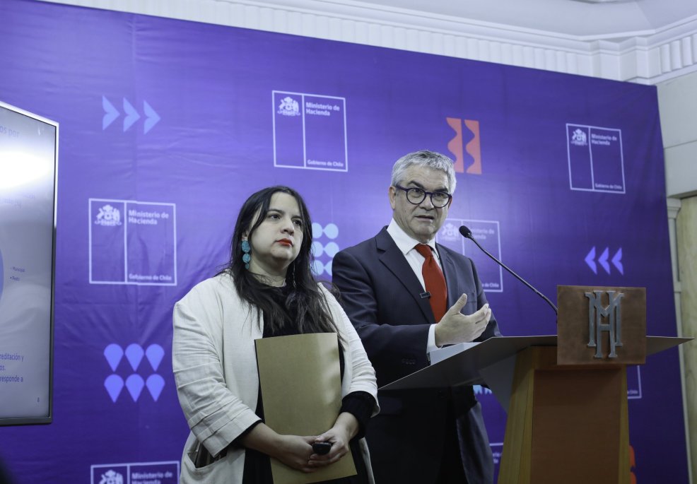 <p>Hacienda entrega nuevo balance del caso licencias: más de 10 mil funcionarios públicos sumariados y sobre $ 12 mil millones en sueldos pagados</p>