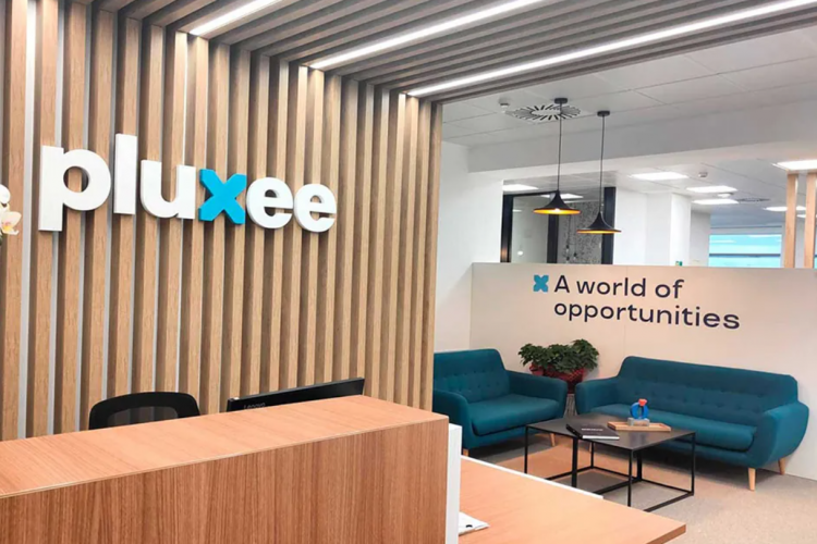 <p>Pluxee redefine el bienestar laboral en México tras alianza con española Cobee</p>