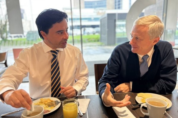 <p>Kast presentó al exalcalde Carter como candidato al Senado por La Araucanía.</p>