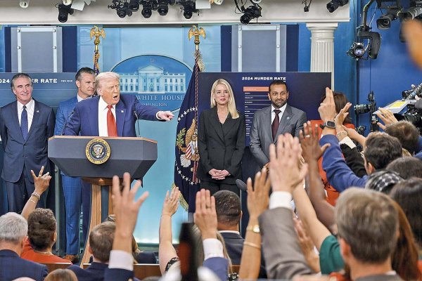 Trump despliega a la Guardia Nacional en Washington DC y asume el control de la policía en la capital de EEUU