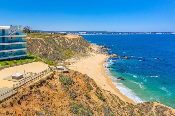 Inmobiliaria niega riesgo para residentes tras desplazamiento de tierra junto a proyecto Mirador El Yeco que generó preocupación entre vecinos de Algarrobo