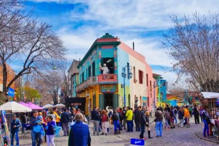 Airbnb anuncia mega plan de inversión por US$ 230 millones y elige a Argentina como mercado clave