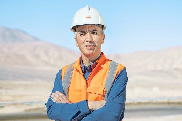 La meta del primer CEO chileno de Minera Sierra Gorda: “Aumentar la vida útil de la mina más allá de 2035”