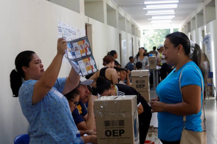 <p>Sorpresa en Bolivia: centrista Rodrigo Paz lidera la elección y se enfrentará en segunda vuelta con Jorge "Tuto" Quiroga</p>
