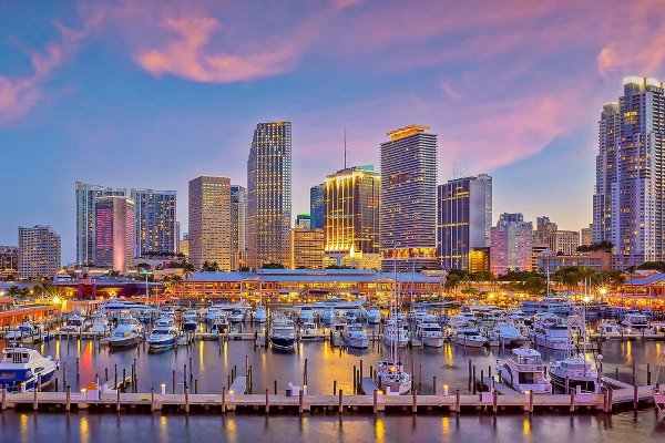 Altos patrimonios chilenos aumentan inversiones en Estados Unidos para obtener visa de residencia