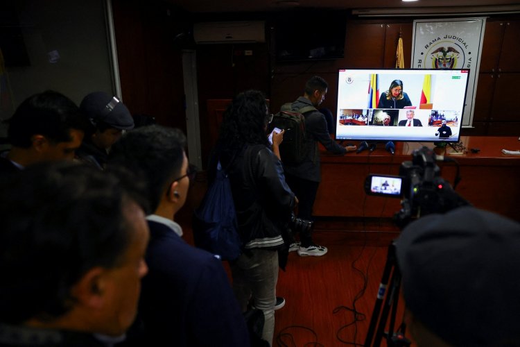 <p>Colombia: tribunal deja en libertad al exPresidente Uribe mientras resuelve apelación de defensa</p>