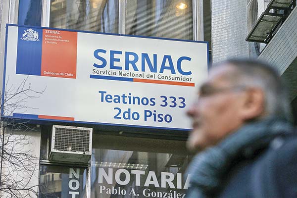 Seremi de Salud recaba antecedentes por comercialización de productos de pavo mezclado con pollo y Sernac oficia a Sopraval y Ariztía