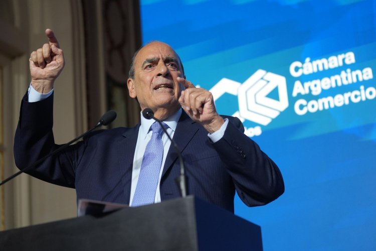 <p>Gobierno de Argentina acusa al kirchnerismo de haber “tirado a la basura” US$ 450 mil millones que pudieron destinarse a infraestructura</p>