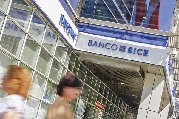 <p>Alberto Schilling, gerente general de Banco BICE: "Esperamos que los bancos se fusionen en un solo RUT en el último trimestre de este año”</p>
