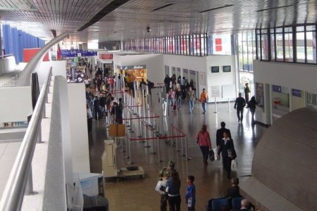Colombia registra alza histórica de viajes en avión en 10 años, pero segmento doméstico cae casi 4%