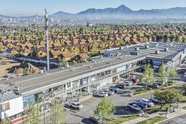 <p>Strip center en comuna de Peñalolén.</p>