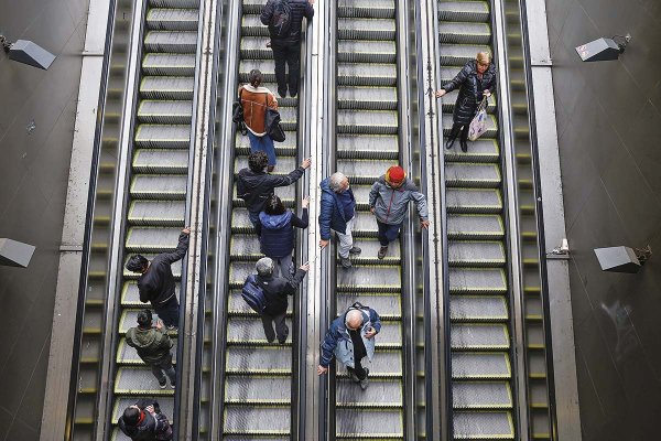 <p>Otro frente de debate laboral: Bravo apunta a “cuestionable” uso de datos administrativos para medir informalidad</p>