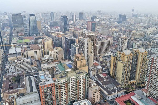 Boom de arriendos temporales en el centro de Santiago: mayor oferta reduce ingresos promedio por noche