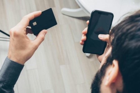 El 94% de los latinos considera esencial poder pagar con medios de pago locales