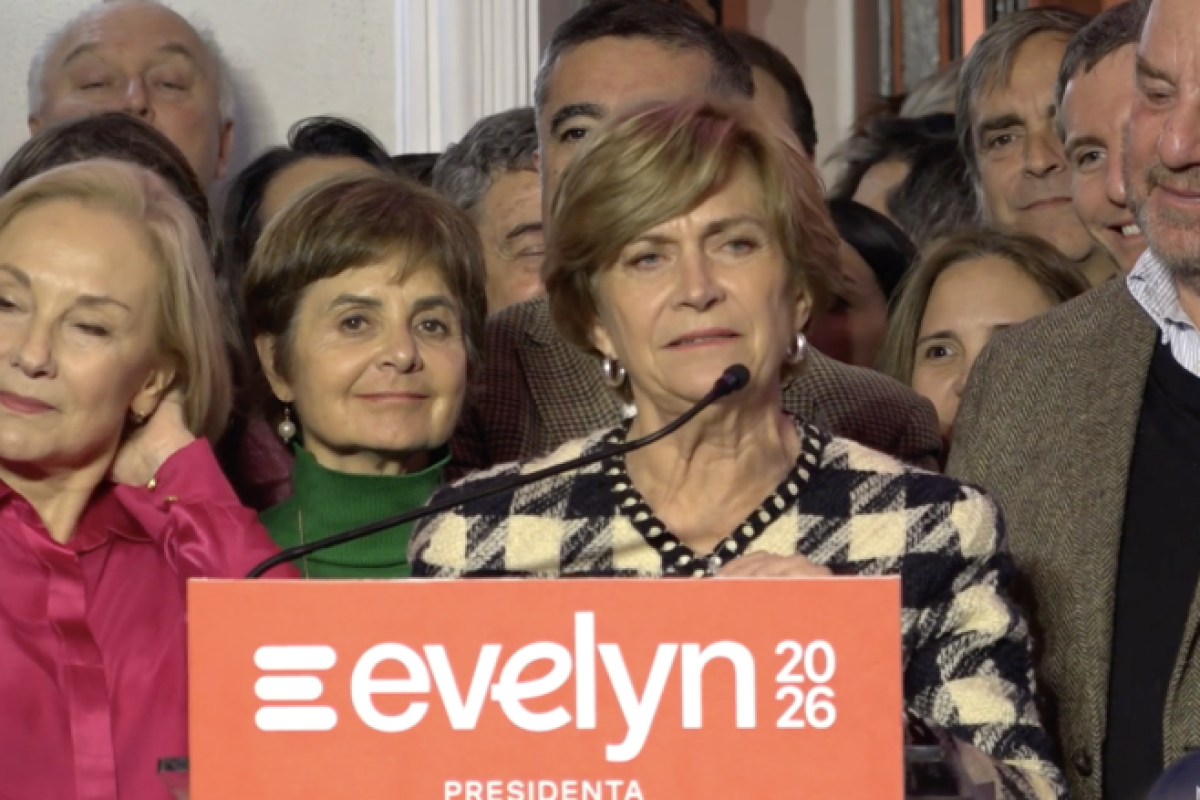 Ahora en DF | Evelyn Matthei presenta nueva imagen de su campaña junto al piñerismo