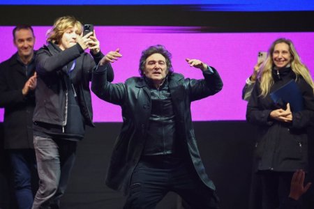 Milei encara su prueba más dura en Buenos Aires: reconoce "empate técnico" y pidió que la gente vaya a votar "contra el kirchnerismo"