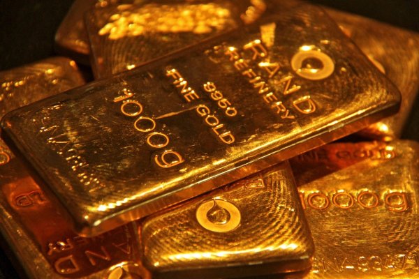 El oro alcanza un nuevo récord histórico tras la debilidad en las cifras clave de empleo en EEUU