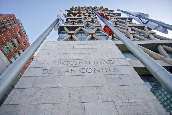 Las Condes vuelve a perder en litigio por edificio en barrio El Golf: ahora por pago a los abogados
