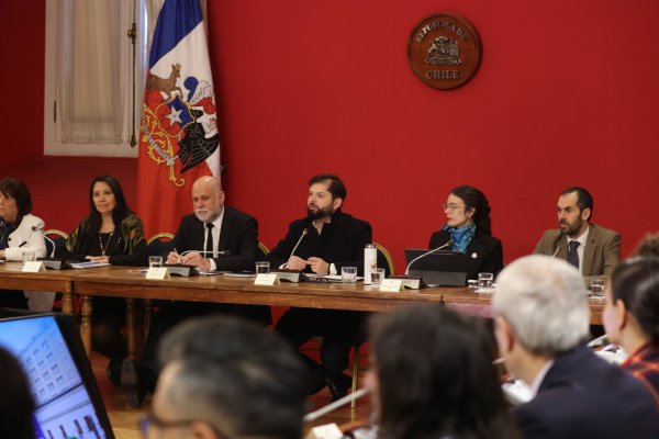 En consejo de gabinete, Boric define prioridades para el Presupuesto 2026: responsabilidad fiscal, salud, vivienda y educación