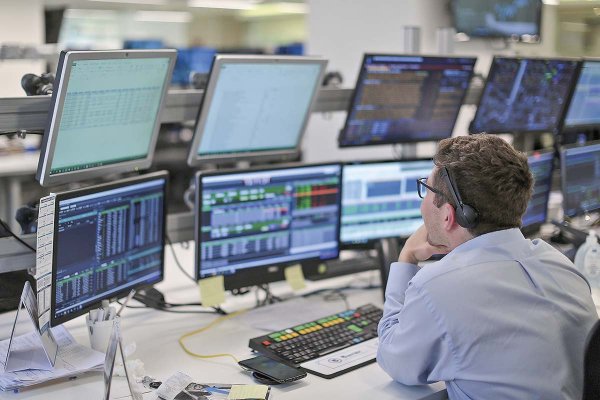 Intermediarios de valores y corredores de bolsa de productos se preparan para nuevas exigencias de la CMF
