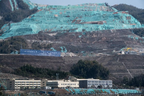 <p>¿Se acabó el respiro para el litio? Gigante chino de baterías CATL se dispone a reabrir su mina antes de lo previsto</p>