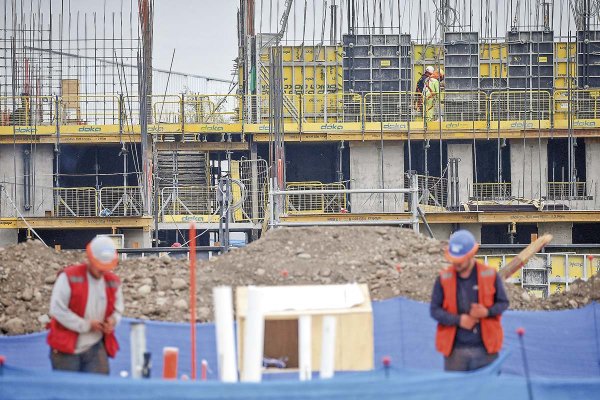 <p>Salario mínimo, 40 horas y automatización: el Banco Central ratifica el negativo impacto sobre el empleo del aumento reciente de los costos laborales</p>