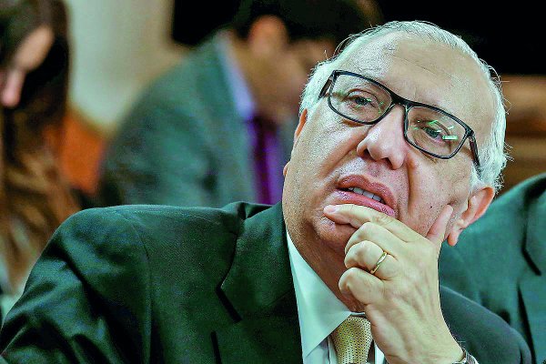 Itaú insiste en solicitud de embargo de bienes de Saieh y terceros presentan “tercería”