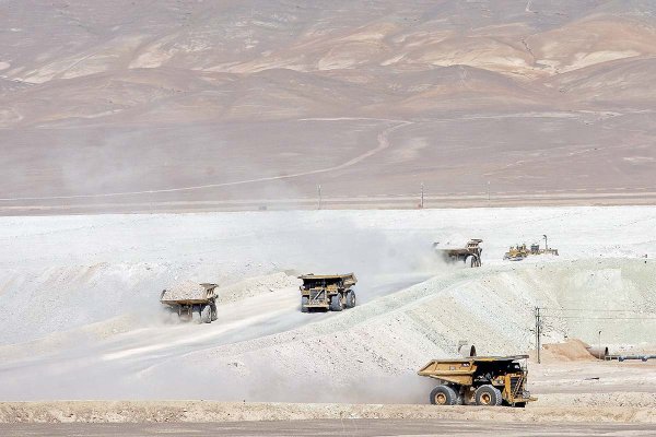 Ganancias de Escondida aumentan casi 60% y empresa paga US$ 1.782 millones en impuestos