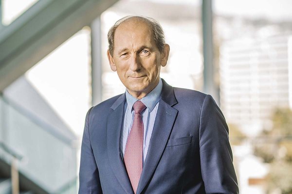 El presidente de Nestlé dimitirá semanas después del despido del director ejecutivo