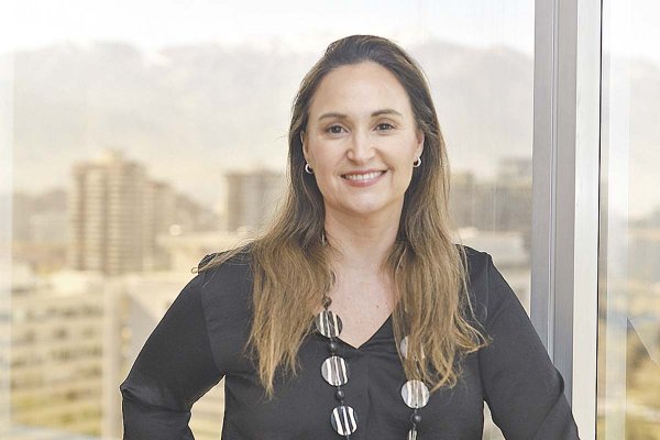 Valeria Cox managing partner de Stanton Chase: “Es alarmante el bajo porcentaje de empresas nacionales que se están haciendo cargo de los planes de sucesión”