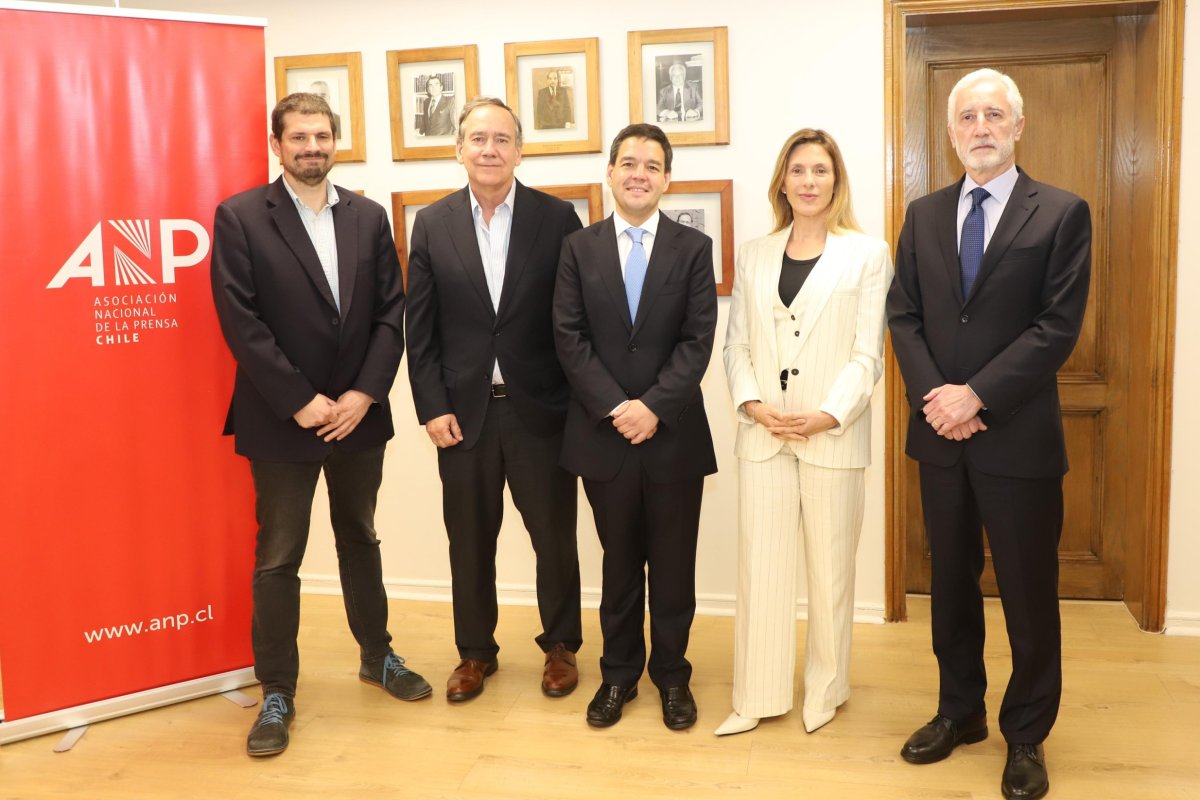 <p>Al centro, el nuevo presidente de la ANP, José Tomás Santa María, acompañado de cuatro vicepresidentes (de izq. a der.): José Luis Santa María, Juan Jaime Díaz, Pamela Castro y Víctor Massa. Participó de manera remota Francisco Puga Medina.</p>