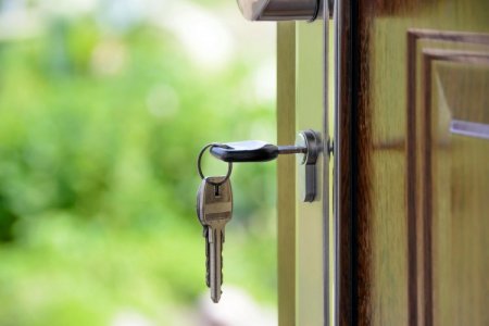 Chile y Perú frente a frente: satisfacción inmobiliaria bajo la lupa del estudio Best Place to Live 2025