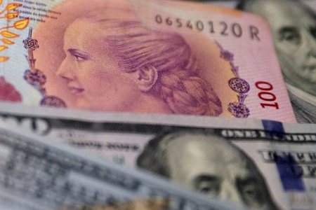 Vuelve otro cepo a Argentina: quienes compren dólar oficial no podrán operar divisas financieras por 90 días