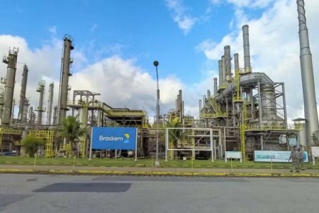 Brasileña Braskem contrata asesores para estructurar su capital y sus acciones caen más de 12%