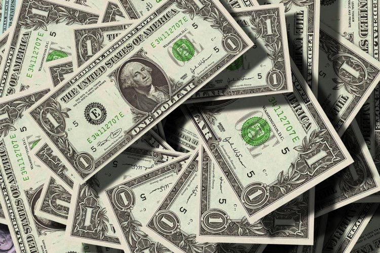 <p>Banco Central de Argentina se enfrenta a las billeteras virtuales y les prohíbe vender dólar oficial</p>
