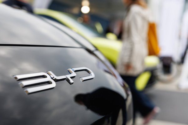 Ventas de BYD caen 5,5% en septiembre, su primer retroceso desde inicios de 2024, mientras que las de su rival Geely suben 35%