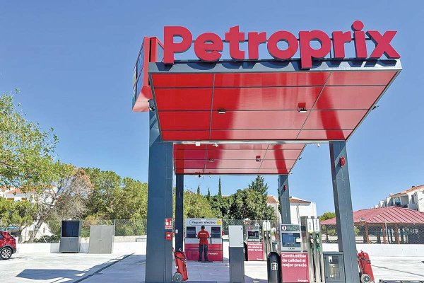 <p>Bencinera española Petroprix hace su estreno en Chile y anuncia que en enero ingresará al negocio de medio de pago</p>